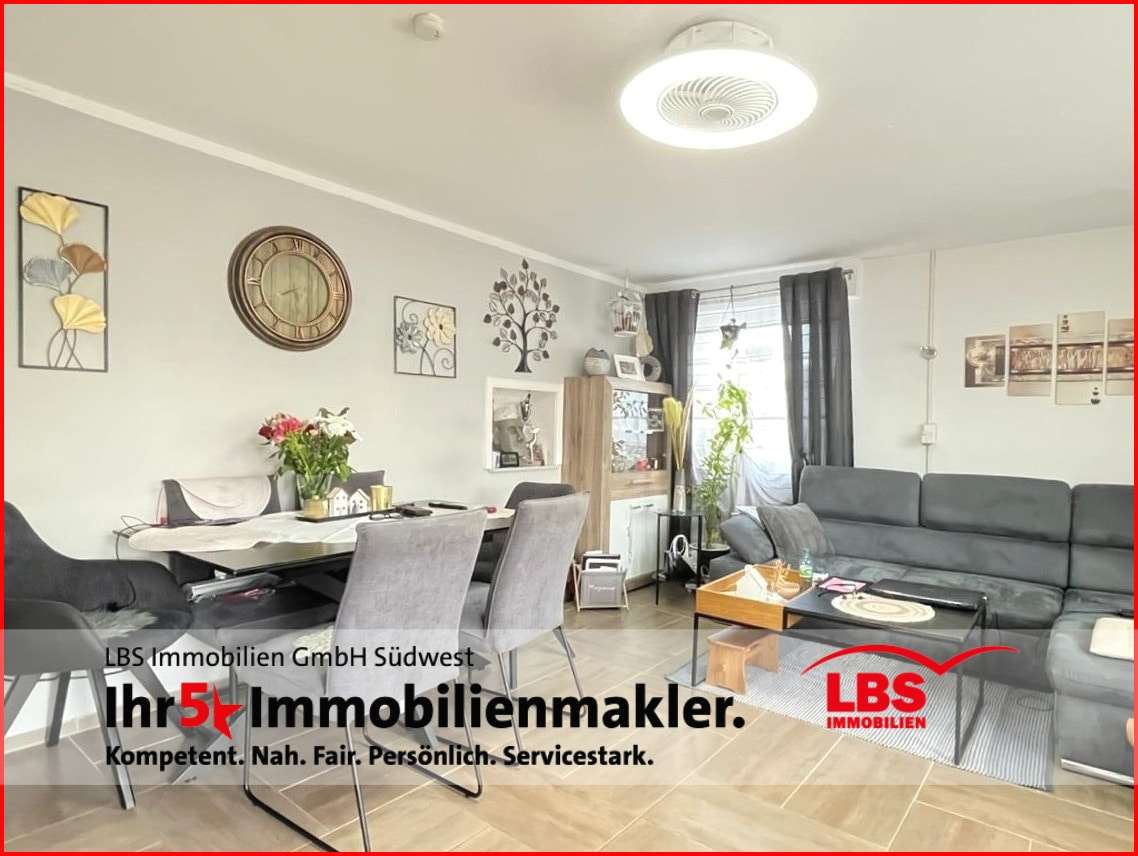 Ess-/ Wohnzimmer Ess-/ Wohnzimmer - Etagenwohnung in 78628 Rottweil mit 76m² kaufen