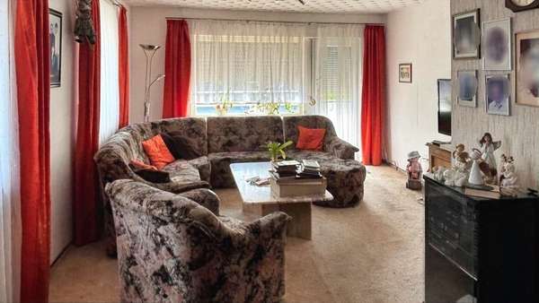Wohnzimmer Haus 1 - Zweifamilienhaus in 78736 Epfendorf mit 230m² kaufen