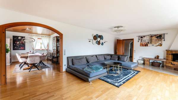 Wohn-/ Esszimmer Wohn-/ Esszimmer - Einfamilienhaus in 78669 Wellendingen mit 255m² kaufen