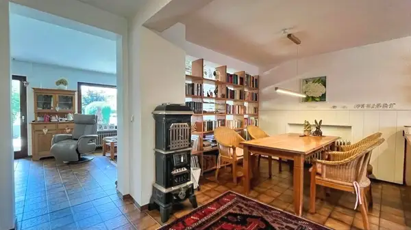 Reihenhaus mit Garage in gefragter Lage