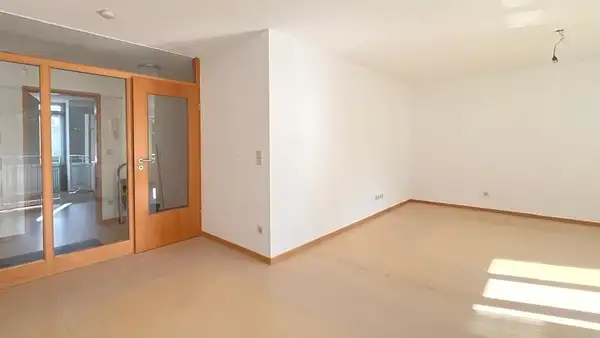 Sonnige 2,5 Zimmer-Wohnung mit TG-Stellplatz auf der Charlottenhöhe