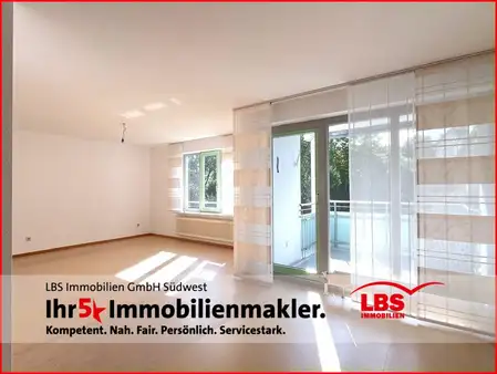 Sonnige 2,5 Zimmer-Wohnung mit TG-Stellplatz auf der Charlottenhöhe