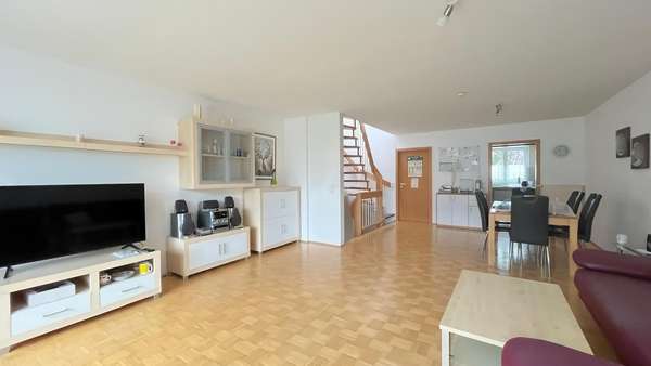Wohn-/ Esszimmer Wohn-/ Esszimmer - Reihenmittelhaus in 78628 Rottweil mit 131m² kaufen