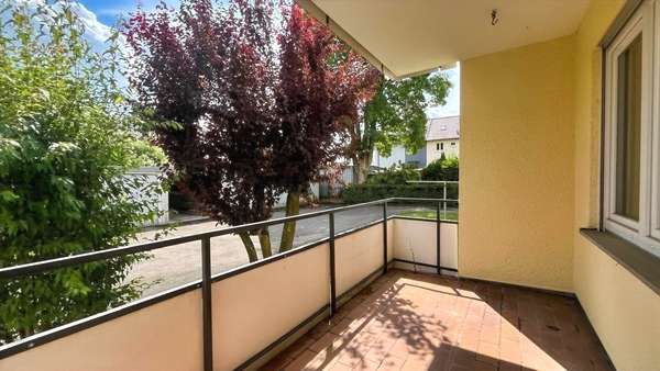 Balkon Balkon - Erdgeschosswohnung in 78647 Trossingen mit 64m² kaufen