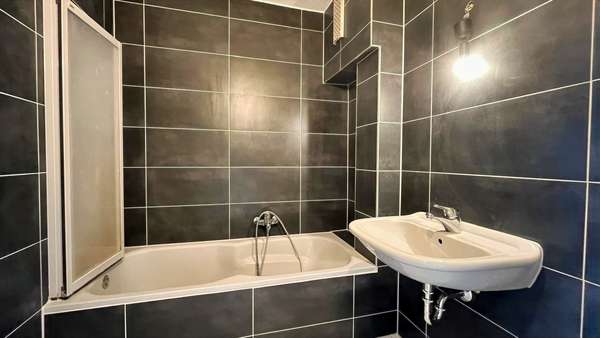 Bad Bad - Erdgeschosswohnung in 78647 Trossingen mit 64m² kaufen
