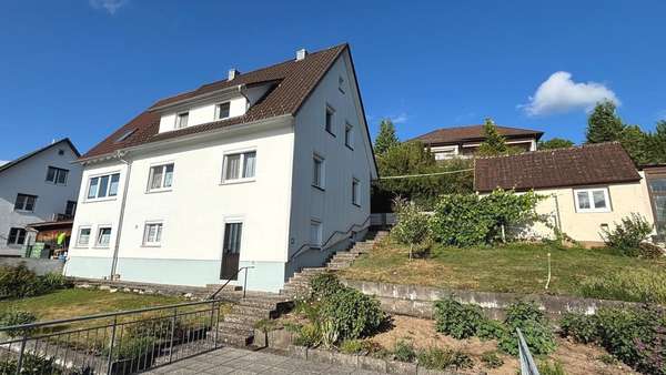 Straßenansicht Straßenansicht - Zweifamilienhaus in 72172 Sulz mit 173m² kaufen