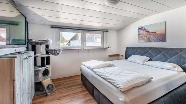 Schlafzimmer DG Schlafzimmer DG - Mehrfamilienhaus in 78658 Zimmern mit 321m² kaufen