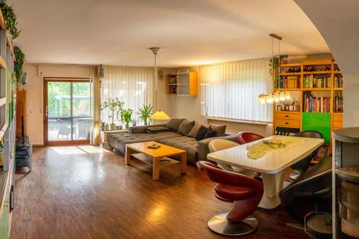 Wohnzimmer - Einfamilienhaus in 78073 Bad Dürrheim mit 277m² kaufen