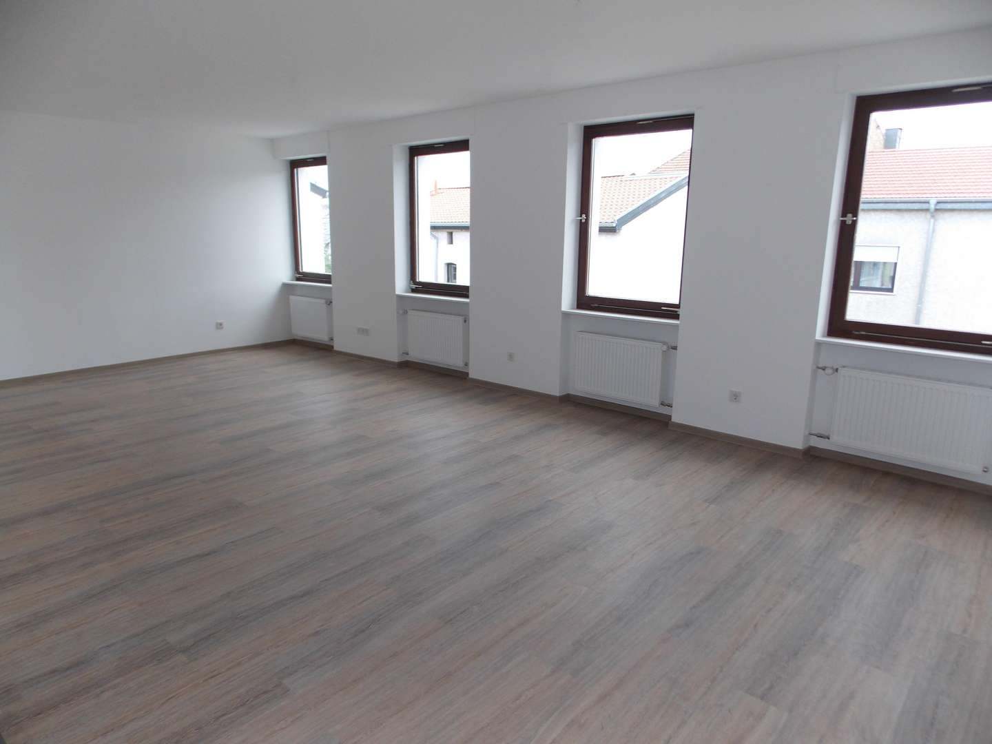 Wohnzimmer 2 Wohnzimmer 2 - Etagenwohnung in 66706 Perl mit 150m² mieten