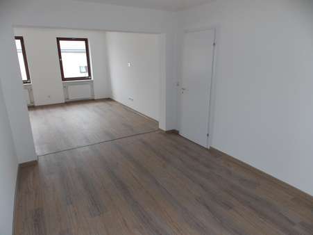 Wohnzimmer 3 Wohnzimmer 3 - Etagenwohnung in 66706 Perl mit 150m² mieten