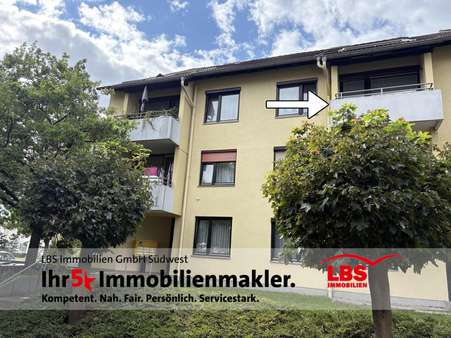 Hausansicht - Etagenwohnung in 76139 Karlsruhe mit 90m² kaufen