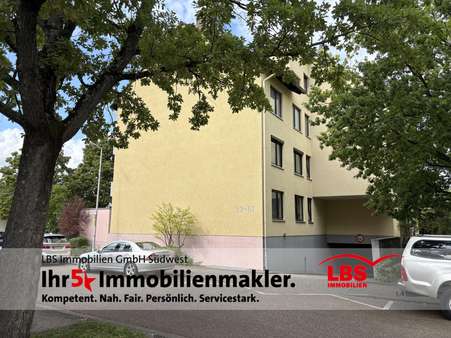 Hausansicht - Etagenwohnung in 76139 Karlsruhe mit 90m² kaufen