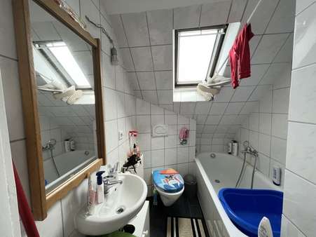 Badezimmer DG - Mehrfamilienhaus in 76437 Rastatt mit 189m² kaufen