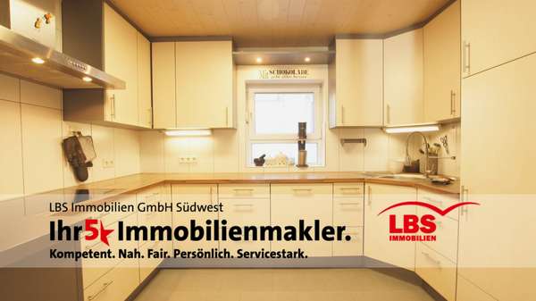 Moderne Einbauküche im EG - Zweifamilienhaus in 71032 Böblingen mit 267m² kaufen