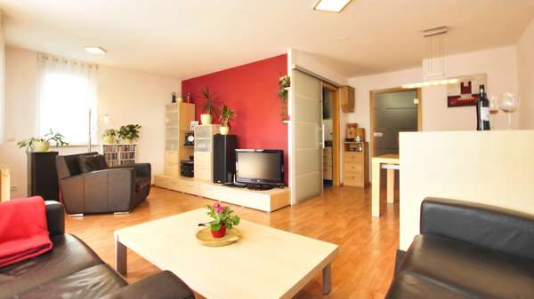 Großzügiger Wohnbereich Großzügiger Wohnbereich - Etagenwohnung in 71067 Sindelfingen mit 104m² kaufen