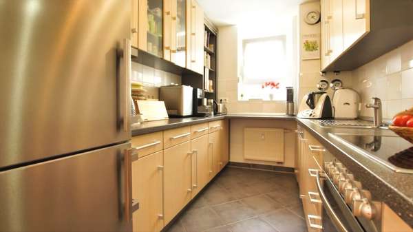 Moderne Küche Moderne Küche - Etagenwohnung in 71067 Sindelfingen mit 104m² kaufen