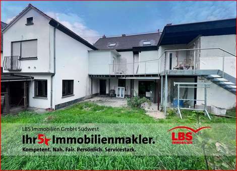 Front Haus  - Mehrfamilienhaus in 56567 Neuwied mit 300m² kaufen