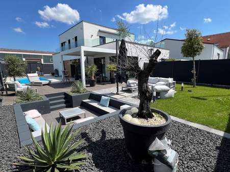 Haus mit Garten - Zweifamilienhaus in 68623 Lampertheim mit 177m² kaufen