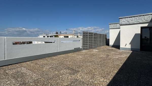 Terrasse Terrasse - Terrassen-Wohnung in 68775 Ketsch mit 144m² kaufen