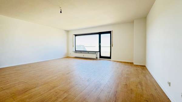 Wohnzimmer - Penthouse-Wohnung in 68775 Ketsch mit 144m² kaufen