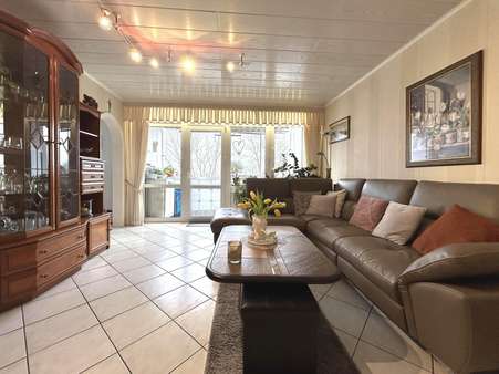 Wohnzimmer - Etagenwohnung in 68309 Mannheim mit 78m² kaufen