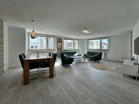 Wohn- und Essbereich Wohn- und Essbereich - Etagenwohnung in 67071 Ludwigshafen mit 122m² kaufen
