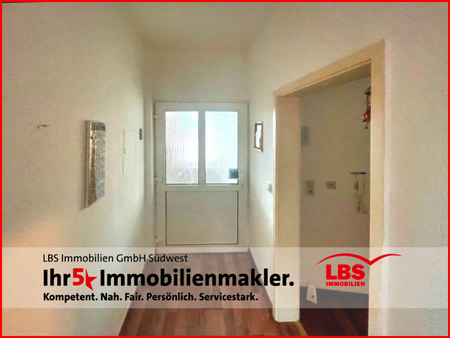 Wohnungseingang, hohe Decken - Mehrfamilienhaus in 66955 Pirmasens mit 145m² kaufen