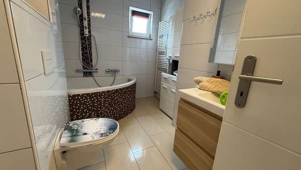 Bad - 1.OG - Doppelhaushälfte in 68307 Mannheim mit 90m² kaufen