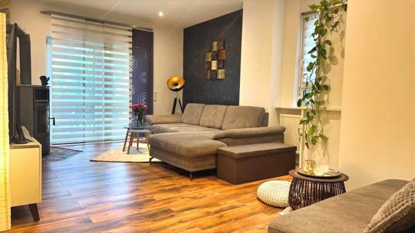 Wohnzimmer - Zweifamilienhaus in 69469 Weinheim mit 134m² kaufen
