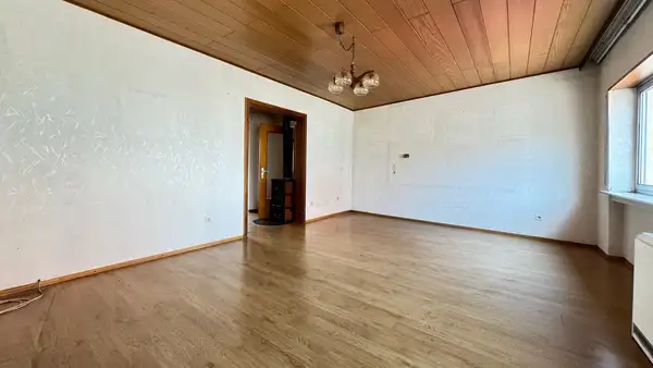 KERNSANIERUNG! Einfamilienhaus mit ausbaufähiger Scheune inklusive Hof und Garten - Östringen!