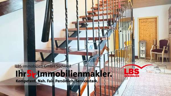 Flur - Doppelhaushälfte in 69118 Heidelberg mit 275m² kaufen