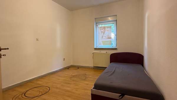 Zimmer / Lager EG Zimmer / Lager EG - Mehrfamilienhaus in 67227 Frankenthal mit 74m² kaufen