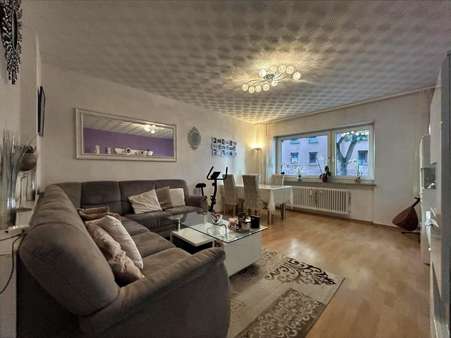 Wohn-/Esszimmer Wohn-/Esszimmer - Erdgeschosswohnung in 68161 Mannheim mit 73m² kaufen