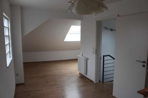 Zimmer im DG - Mehrfamilienhaus in 67547 Worms mit 109m² als Kapitalanlage kaufen