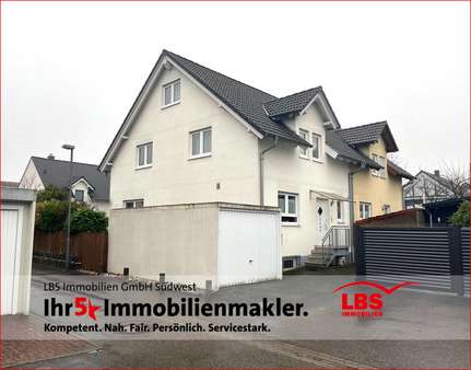 Front Haus - Doppelhaushälfte in 76297 Stutensee mit 140m² kaufen
