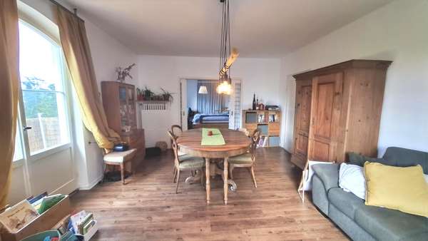 Zweifamilienhaus in 73728 Esslingen mit 252m² kaufen