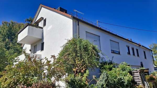 Seitenansicht Gebäude Seitenansicht Gebäude - Etagenwohnung in 73734 Esslingen mit 76m² kaufen