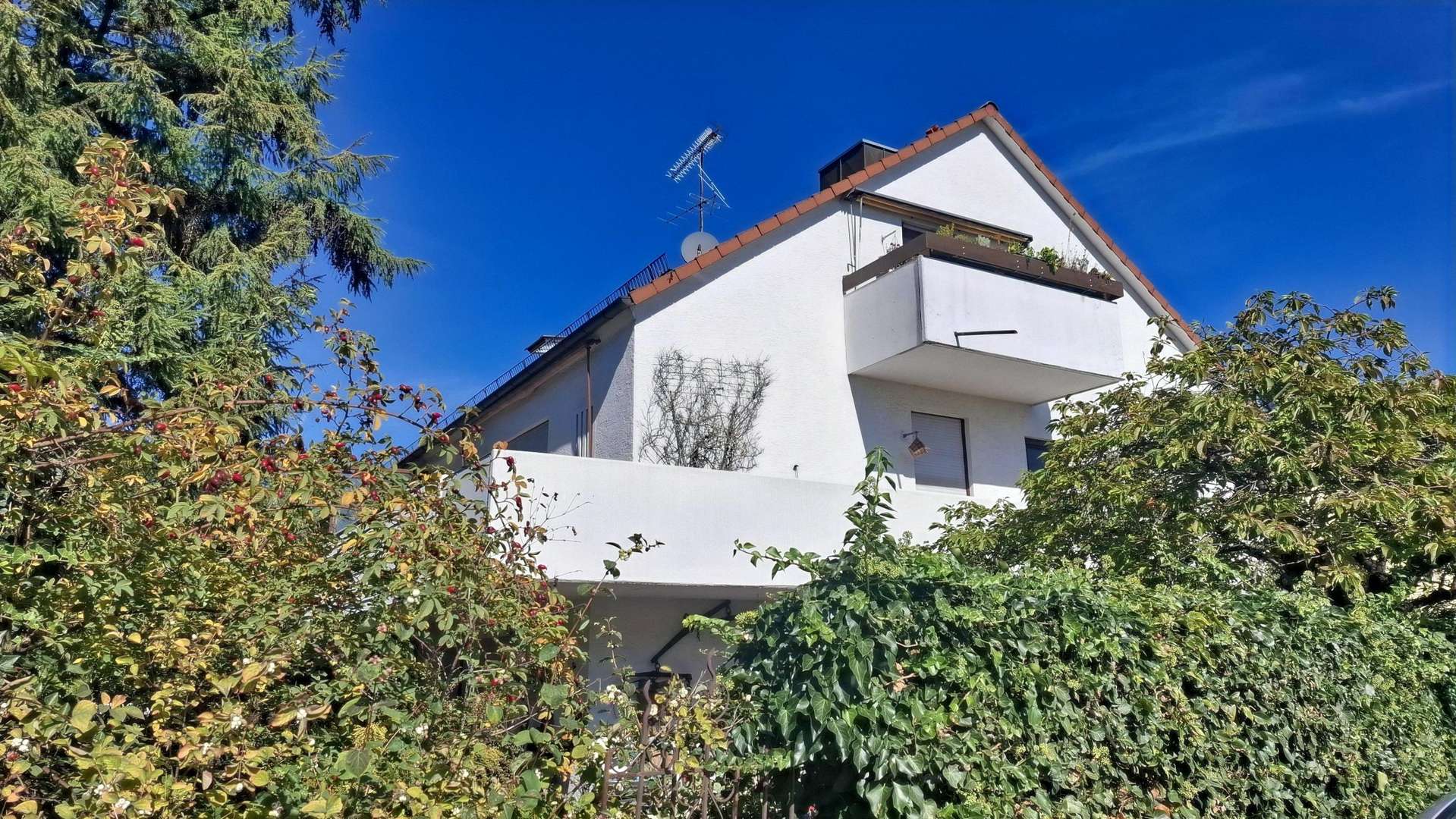 Seitenansicht Gebäude Seitenansicht Gebäude - Etagenwohnung in 73734 Esslingen mit 76m² kaufen