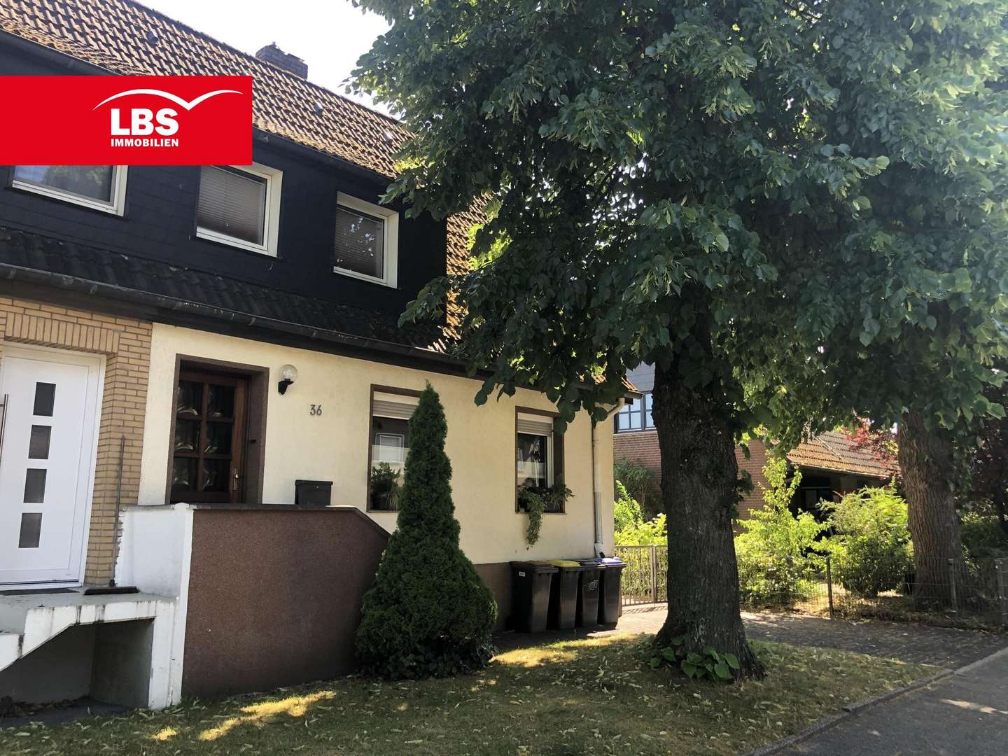 Blick straßenseitig - Doppelhaushälfte in 44581 Castrop-Rauxel mit 144m² kaufen