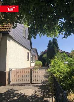 Einfahrt - Doppelhaushälfte in 44581 Castrop-Rauxel mit 144m² kaufen