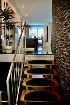 Treppenaufgang - Erdgeschosswohnung in 21465 Reinbek mit 100m² günstig kaufen