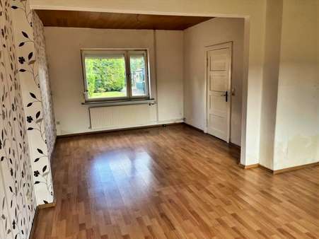 Wohn-/Esszimmer - Doppelhaushälfte in 25746 Heide mit 85m² kaufen