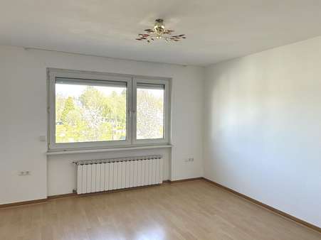 Obergeschoss_Wohnzimmer - Zweifamilienhaus in 51147 Köln mit 108m² kaufen