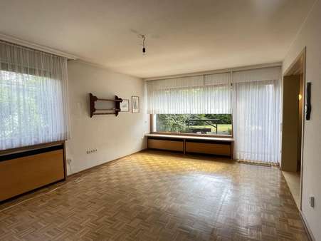 Wohnzimmer - Einfamilienhaus in 50765 Köln mit 98m² kaufen