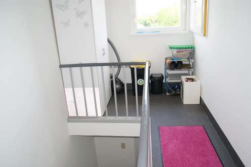 Hausflur vor der Wohnung - Etagenwohnung in 51647 Gummersbach mit 69m² kaufen