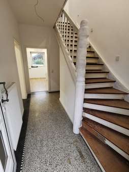 Eingang &  Treppe - Einfamilienhaus in 47638 Straelen mit 99m² kaufen