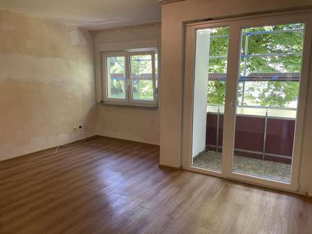 Wohnzimmer mit Balkon Wohnzimmer mit Balkon - Etagenwohnung in 44265 Dortmund mit 60m² kaufen