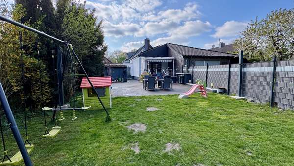 Garten - Doppelhaushälfte in 47167 Duisburg mit 116m² kaufen