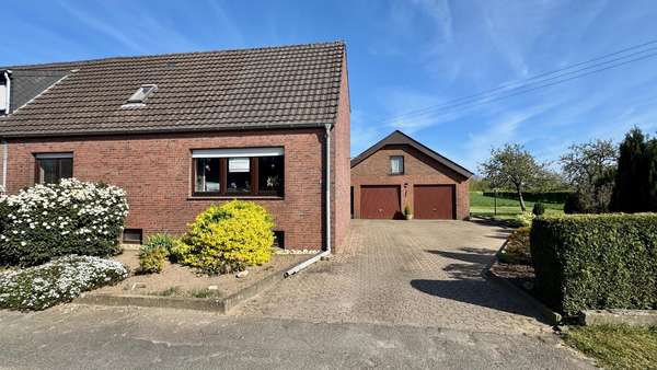 Außenansicht - Reihenendhaus in 47574 Goch mit 118m² kaufen