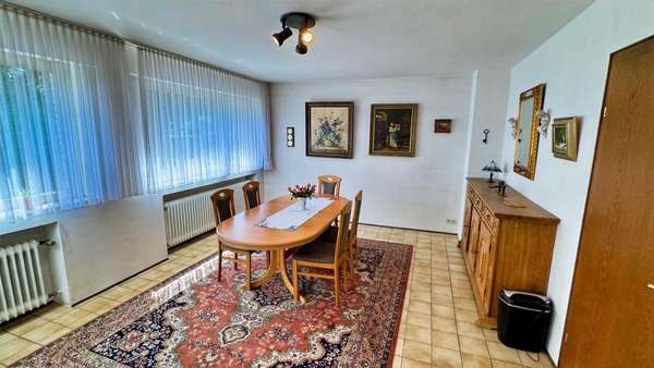 Esszimmer Erdgeschoss Esszimmer Erdgeschoss - Zweifamilienhaus in 47802 Krefeld mit 220m² kaufen